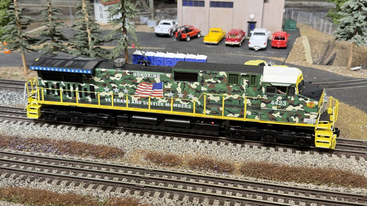 Alabama and Gulf Coast Railway Dash-9