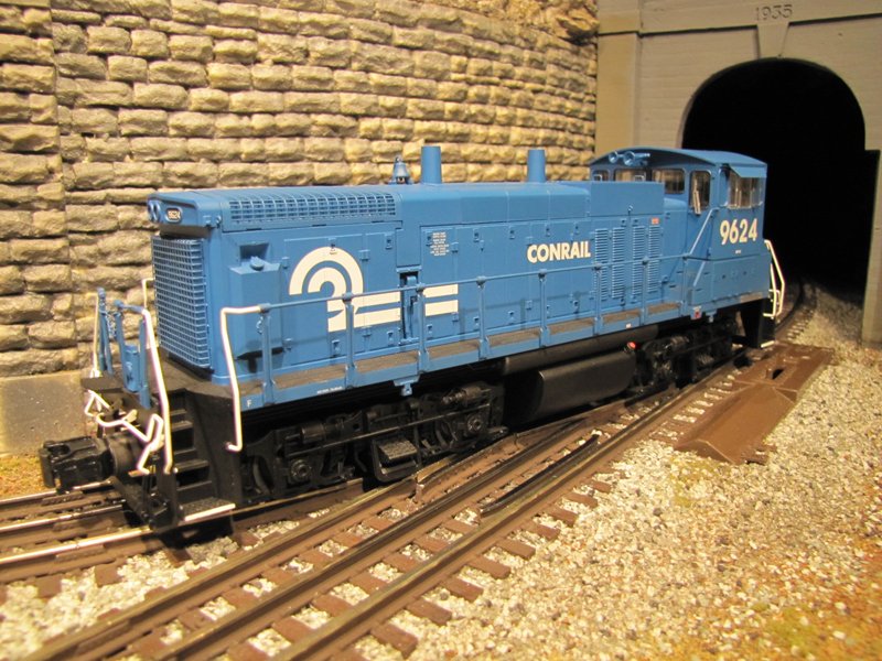 Conrail MP-15DC Diesel Switcher #9624 w/TMCC