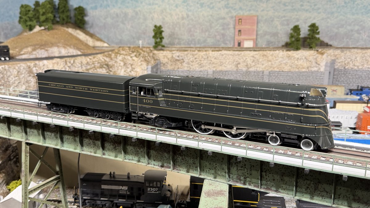 Chicago Northwestern "Hiawatha" 4-4-2