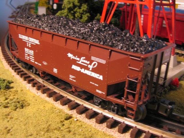 Illinois Central 50 Ton Offset Hopper