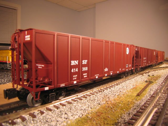 BNSF PS-2 4427 Hopper 3-Pack