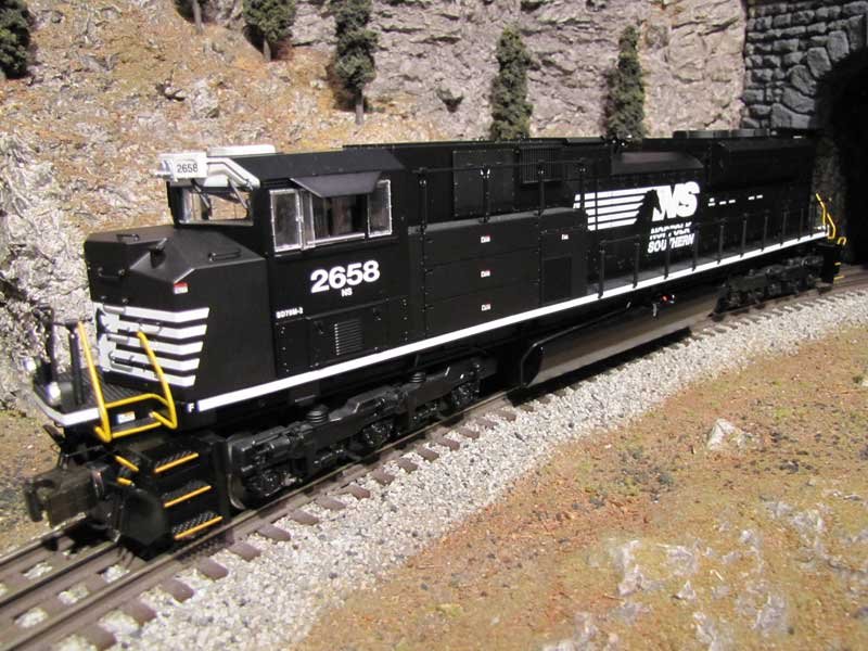 Norfolk Southern SD70M-2 #2663 Diesel Engine w/Legacy