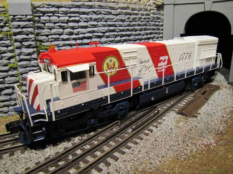 Burlington Northern Bicentennial Diesel #1776 w/Legacy U30C