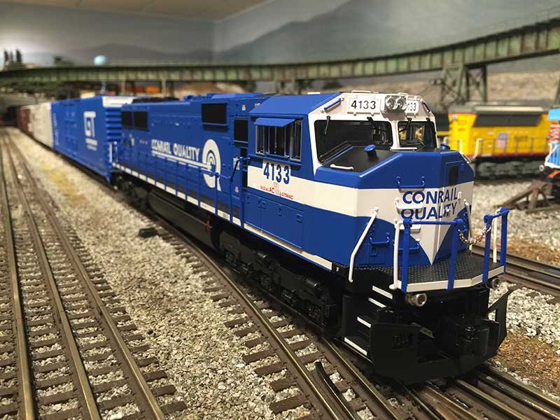 Conrail "Big Blue" 86' Hi-Cube Boxcar Set w/SD70MAC #4133