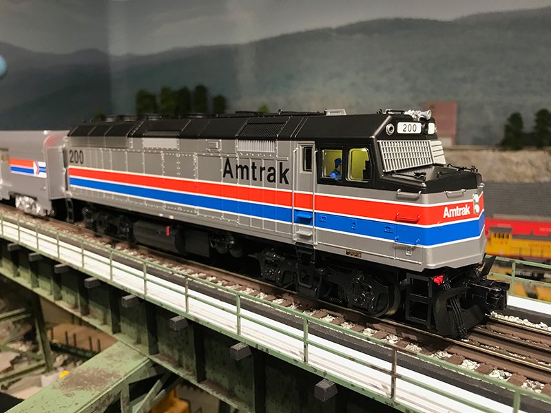 Amtrak Phase II F40PH #200