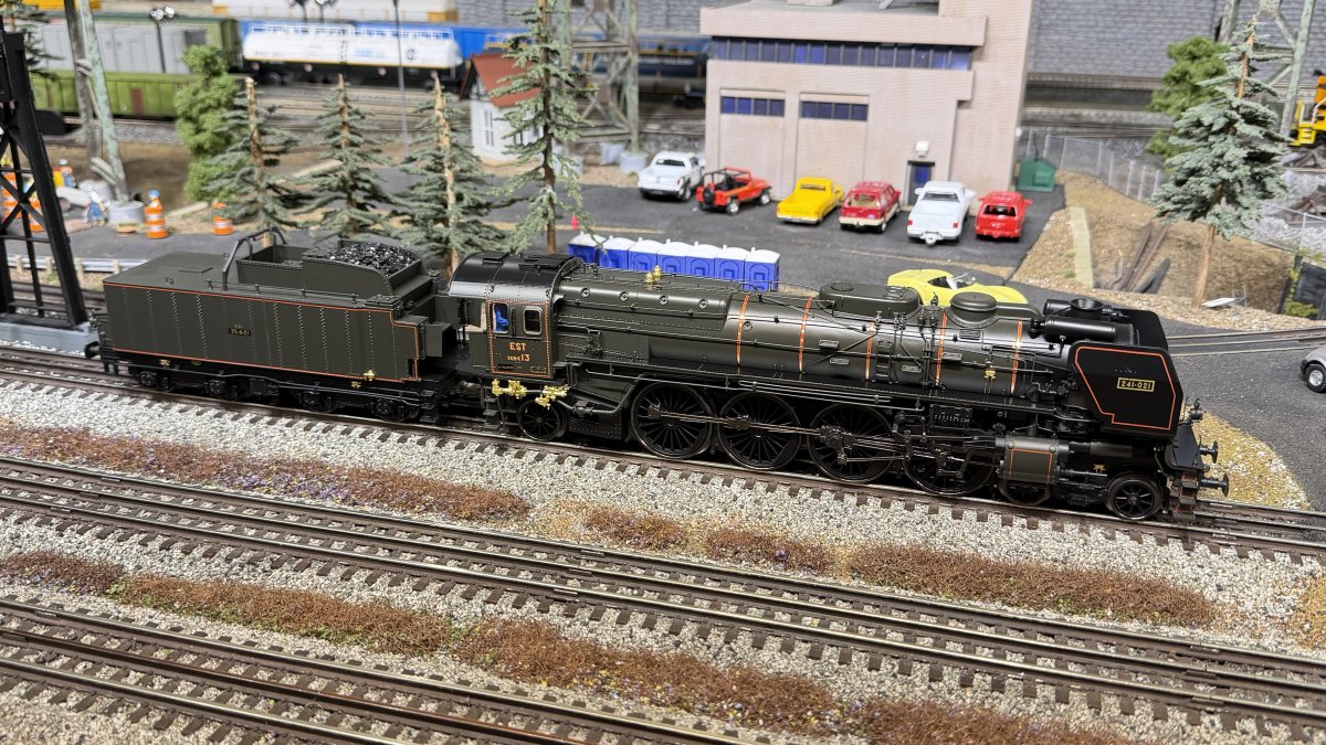 Era II Class 241A Steam Engine