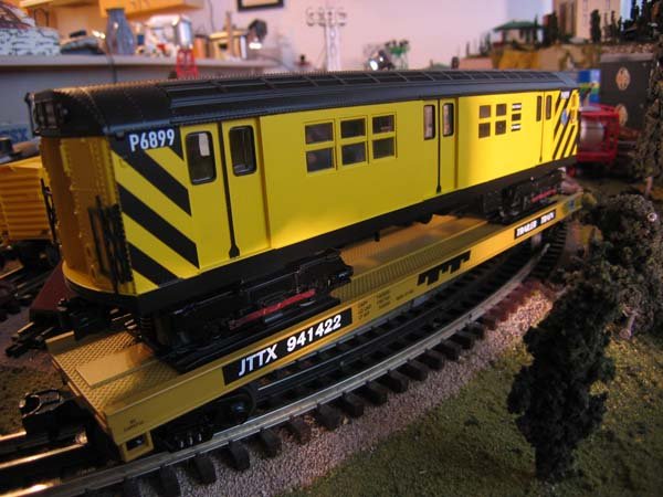 MTA #941422 Flat Car w/Yellow R-17 Subway Car