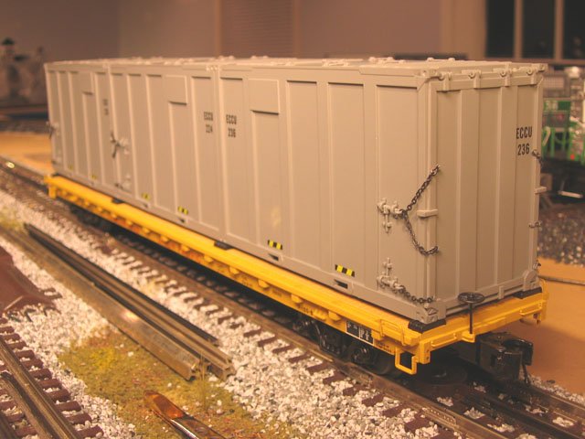 Union Pacific 60' Flat Car w/Trash Containers