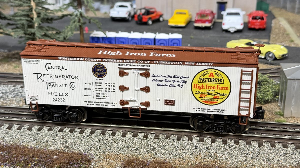 High Iron Farm Milk 36ft Wood Side Reefer Car