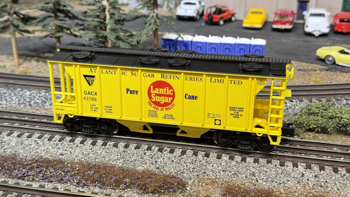 Atlantic Sugar 34ft 2-Bay Covered Hopper Car