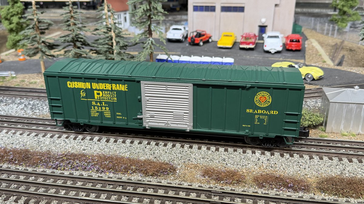 Seaboard 50' Ribbed Side Boxcar