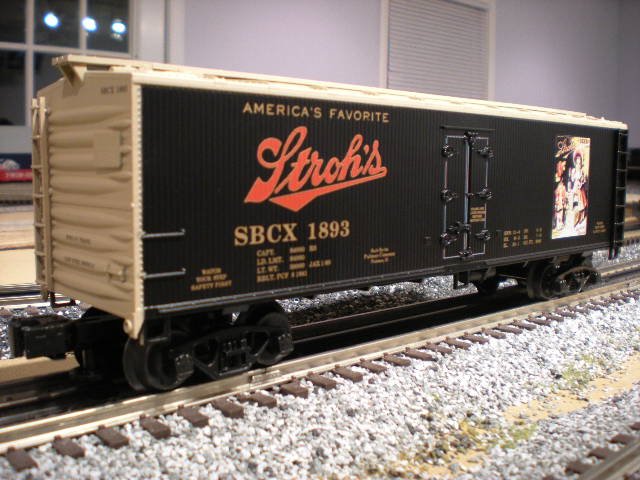 Stroh's (Little Girl) Woodside Refrigerator #1893 (2009 Collectors Station Club Car)