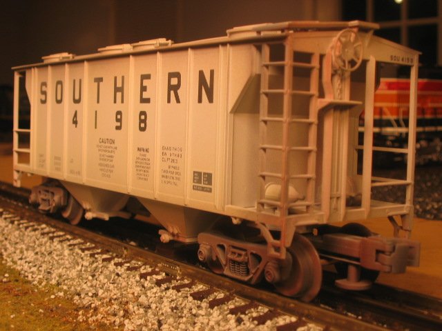 Southern PS-2 Covered Hopper #4198